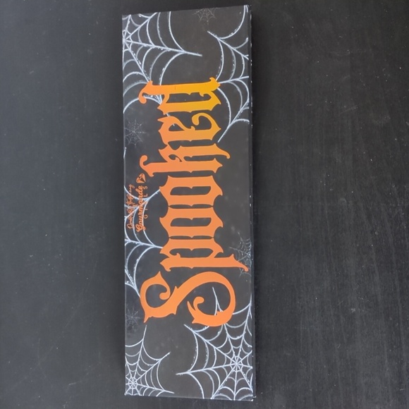 Spooked eyeshadow palette - Picture 5 of 6